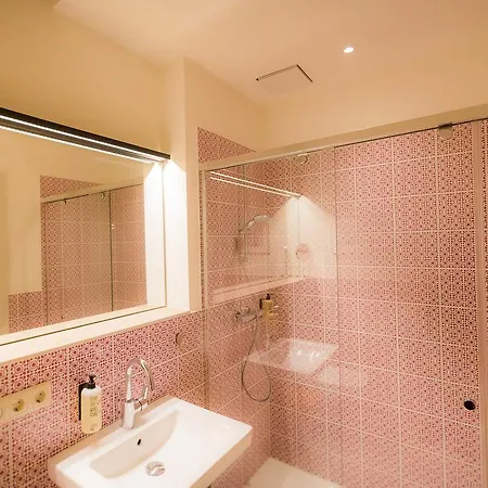 Luis Stadl Otel 2*
